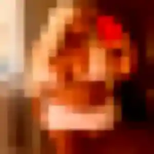 Dorothee, 30 ans, connectée à Ailly-le-Haut-Clocher pour une rencontre coquine