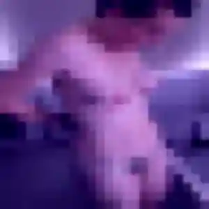 Hajar, 32 ans, en ligne à Arnières-sur-Iton pour une rencontre coquine