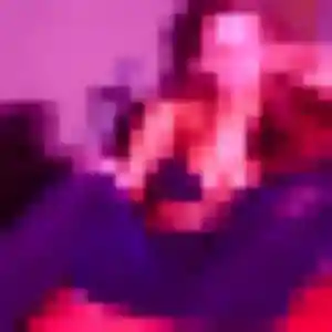 Djamila, 25 ans, en ligne à Aron pour une rencontre coquine