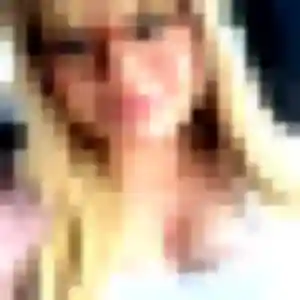 Rejoins Chloe, 23 ans à Asnières-sur-Nouère en privé