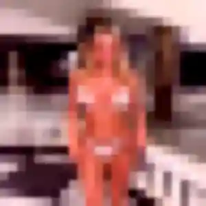 Photo privée de Monique, 25 ans à Bonnelles - rencontre coquine