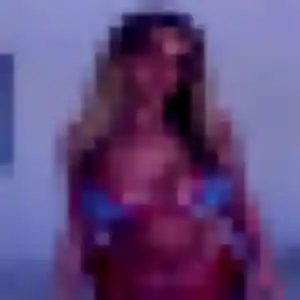 Cyrielle, 45 ans, en ligne à Bonson pour une rencontre coquine