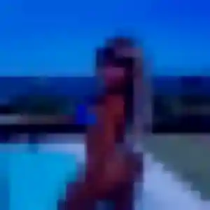 Sexy Agnes, 24 ans à Bueil - la contacter