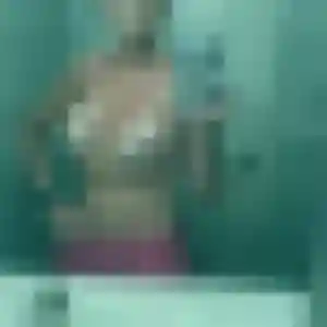 Anne-Marie (24 ans) à Cassis attend une rencontre rapidement