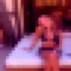 Photo exclusive de Amira, 27 ans à Castillon-du-Gard - plan discret