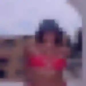 Solange, 30 ans, connectée à Chanos-Curson pour une rencontre coquine