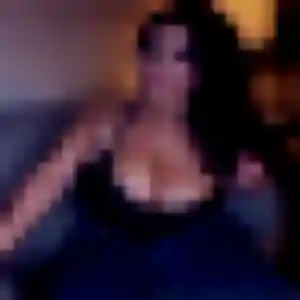 Rejoins Ketty, 25 ans à Chassemy en privé
