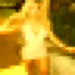 Aisha, 22 ans, connectée à Châtillon-le-Duc pour une rencontre coquine