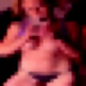 Perrine, 28 ans, connectée à Chaux pour une rencontre coquine