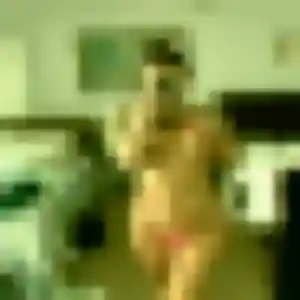 Laurence, 27 ans, en ligne à Clermont-Ferrand pour une rencontre coquine