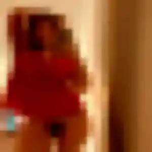 Svetlana, 42 ans, disponible à Corme-Royal pour une rencontre coquine