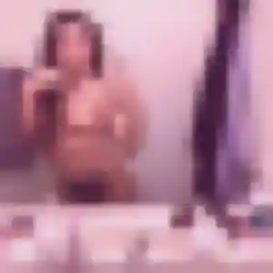 Katia, 41 ans, connectée à Cour-et-Buis pour une rencontre coquine