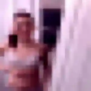 Marion, 25 ans, connectée à Courchevel pour un plan cul