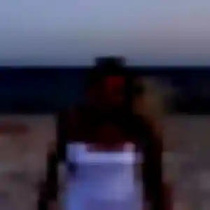Brune, 38 ans, en ligne à Courniou pour une rencontre coquine