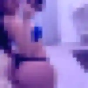 Sofia, 24 ans, en ligne à Cournonsec pour un plan cul