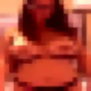 Rencontre Emeraude, 26 ans à Demigny en privé