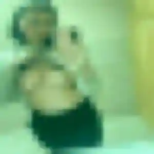 Kenza, 22 ans, connectée à Deyvillers pour une rencontre coquine