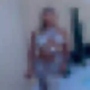Iris, fille de 25 ans veut plan cul à Domessin