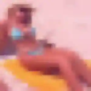 Contacte Adele, 23 ans à Dommartin en privé