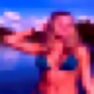 Kenza, 37 ans, disponible à Eclassan pour un plan cul
