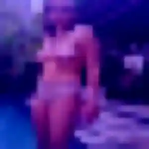 Photo de Anna à Embrun (32 ans) - plan cul gratuit
