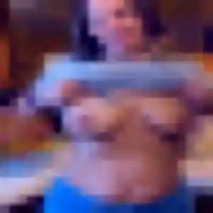 Photo de Giulia à Ensuès-la-Redonne (39 ans) - plan cul discret