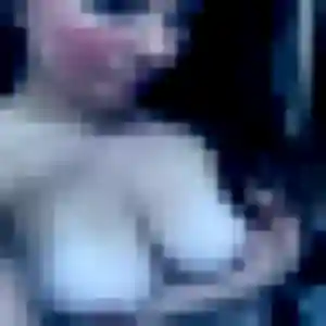 Yasmina, femme de 39 ans propose plan cul à Étel