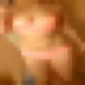 Découvre Jennifer, 22 ans à Euville en privé