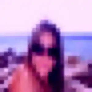 Debora, 22 ans, disponible à Eymeux pour un plan cul