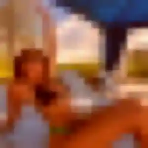 Sexy Virginie, 23 ans à Eyrans - voir sa photo