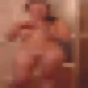 Phoebe, femme de 33 ans cherche plan cul à Ferrières-en-Gâtinais