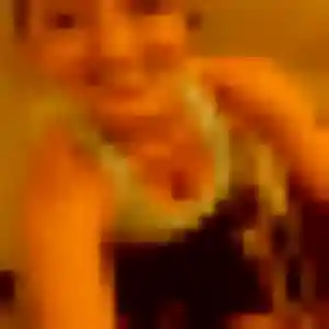 Elena, 29 ans, dispo pour plan cul à Feuguerolles-Bully