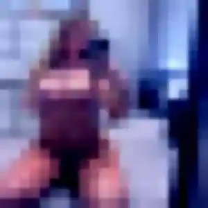 Violette, fille de 22 ans cherche plan cul à Fourneaux