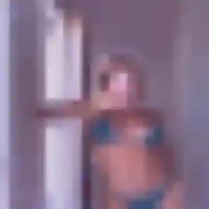 Azalee (25 ans) à Francheville attend une rencontre rapidement