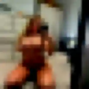 Nina, 27 ans, dispo pour plan cul à Gespunsart