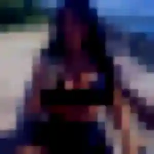Photo privée de Nora, 35 ans à Goult - plan discret