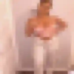 Adelaide, 44 ans, en ligne à Hallennes-lez-Haubourdin pour une rencontre coquine