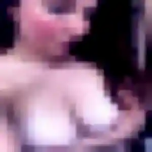 Elodie, 33 ans, en ligne à Haut-Bocage pour une rencontre coquine