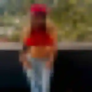 Ines, femme de 22 ans propose plan cul à Hautecourt-Romanèche