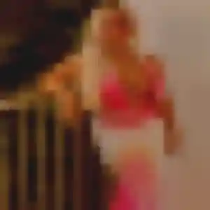 Aurelie, 27 ans, en ligne à Houplin-Ancoisne pour une rencontre coquine