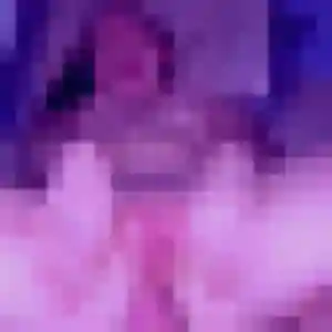 plan cul à Issy-les-Moulineaux : profil de Celia, 35 ans - accès libre
