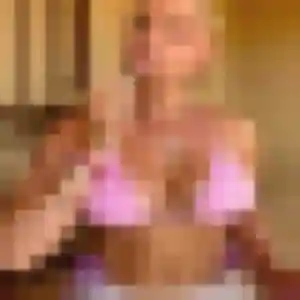 Odette, 23 ans, connectée à Itxassou pour un plan cul