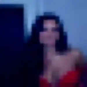 Naomi, 25 ans, disponible à L'Aigle pour un plan cul