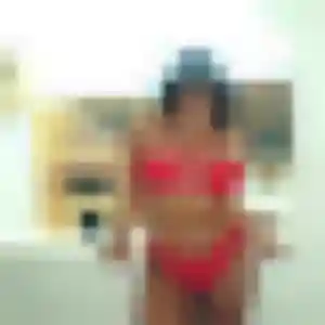 Valentine, 32 ans, en ligne à La Baconnière pour un plan cul
