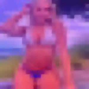 Contacte Flore, 28 ans à La Celle en privé