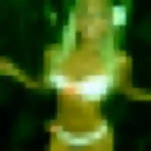 Malika, 32 ans, connectée à La Chapelle-Saint-Laud pour une rencontre coquine