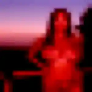Yvonne, fille de 22 ans propose plan cul à La Longeville