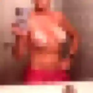 Geneve, 44 ans, en ligne à Landaul pour une rencontre coquine