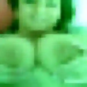Irina, 36 ans, en ligne à Larmor-Baden pour une rencontre coquine
