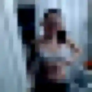 Helene (25 ans) à Laroque propose un plan cul ce soir